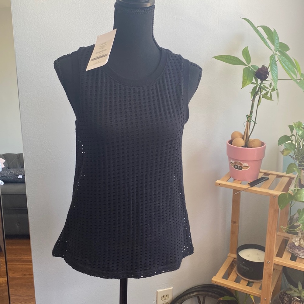 black sport T shirt